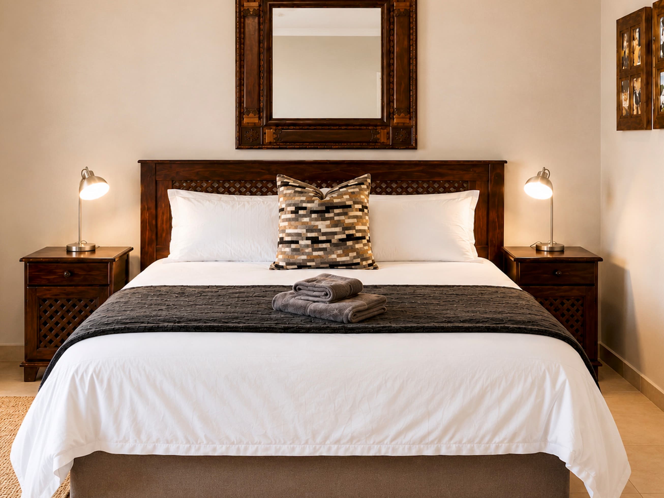 Dubbelbed in ’n kamer by Lavender Lane Guesthouse